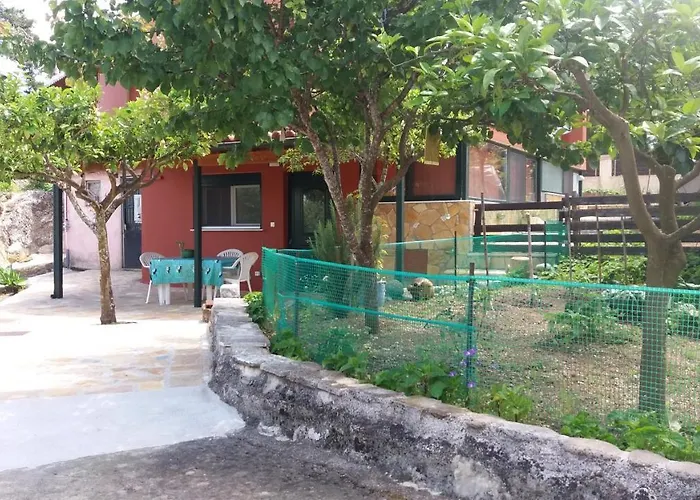 Village Life * Kanakádes